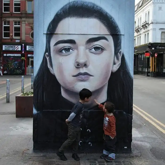 Гигантские граффити с портретами знаменитостей от Akse
