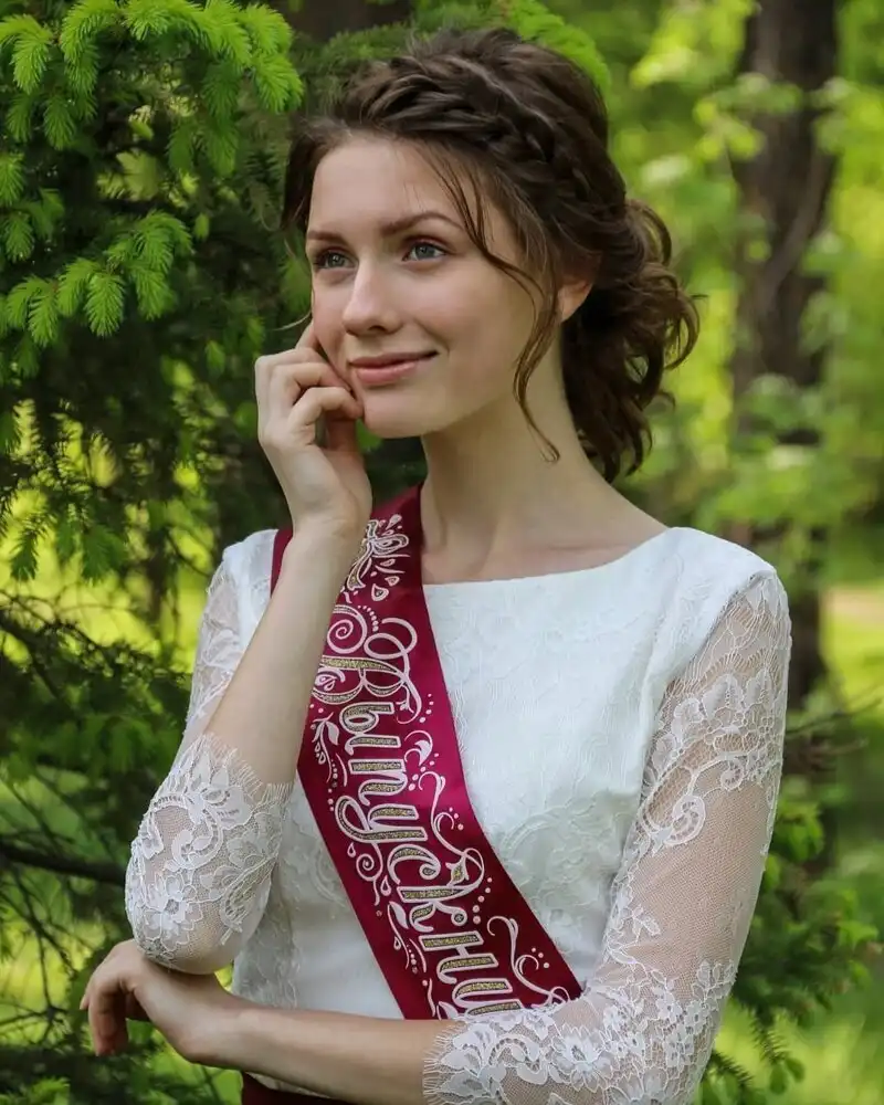 Выпускницы чулках Каблуки, чулки, банты. Ослепительные выпускницы школ 2019 года | uCrazy.org