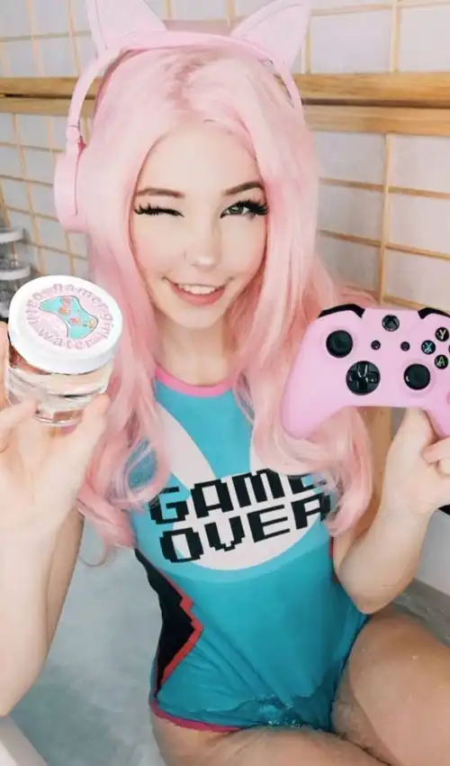 Как вы думаете, что продает эта девушка?