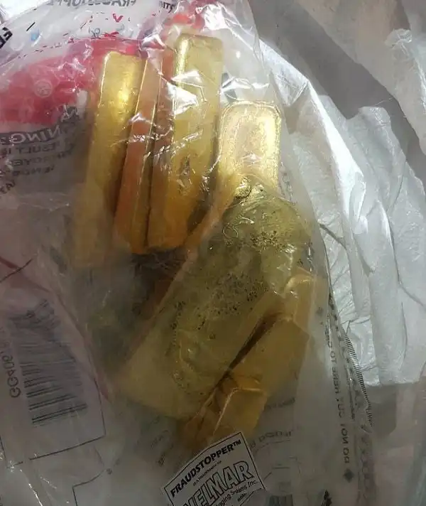 В лондонском аэропорту задержали 104 кг золота