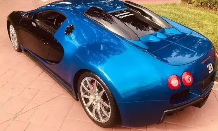 Реплику Bugatti Veyron продают в 20 раз дешевле оригинала