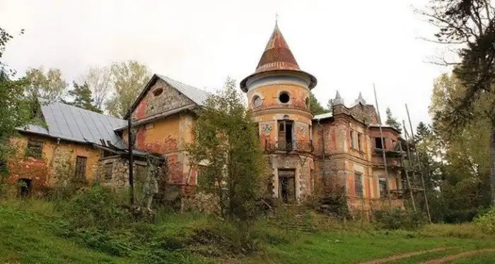 Самые красивые «заброшки» России