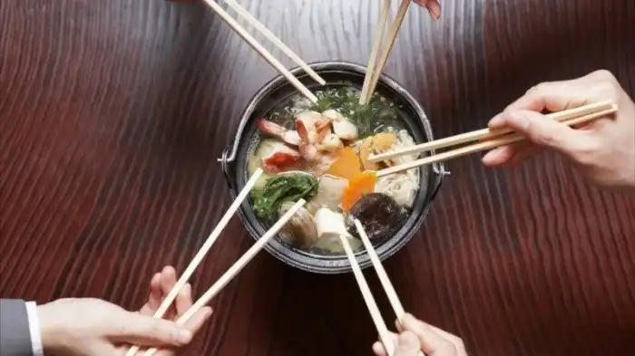 Почему только на Востоке едят палочками?