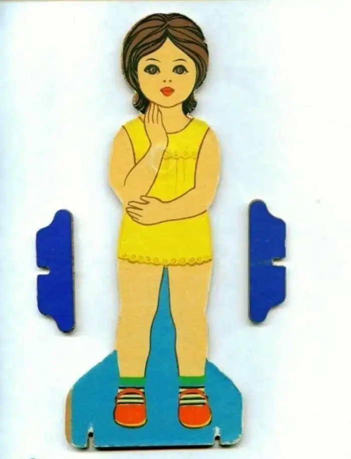 Первая советская "эротика", учившая детей резать и раздевать