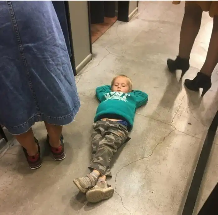 20 забавных снимков, доказывающих, что жизнь с ребёнком полна развлечений