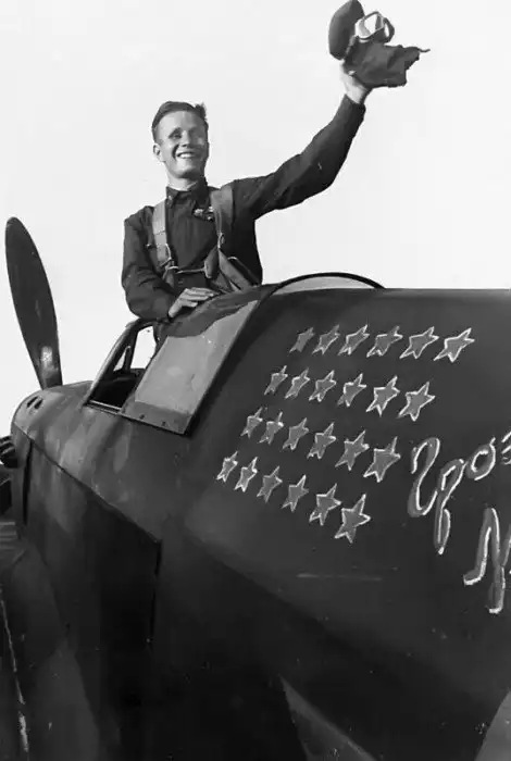 Победа на фюзеляже: когда спешишь похвастаться поверженным врагом