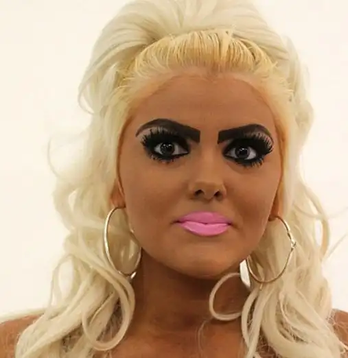 15 ослепительных красоток, для которых поход в салон обернулся полным провалом