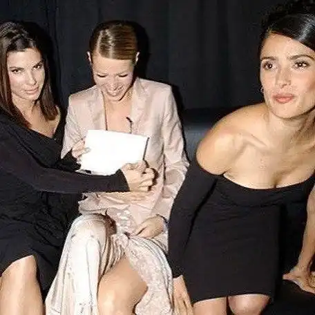 Сальма Хайек показала фотографии из 90-х