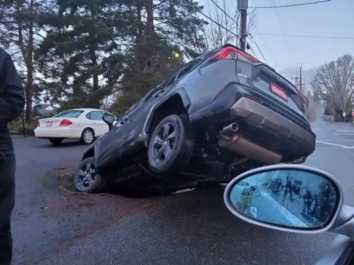 Дураки на дорогах: 15 автовладельцев, у которых хочется забрать права