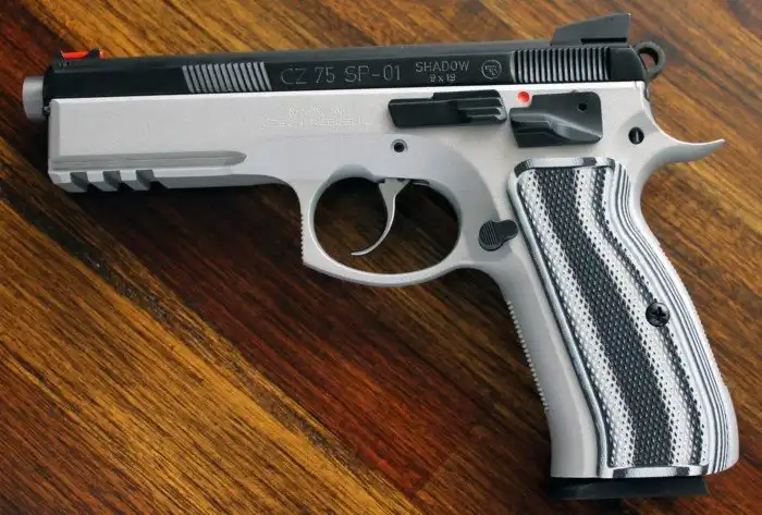 CZ 75: история создания самого успешного чешского пистолет