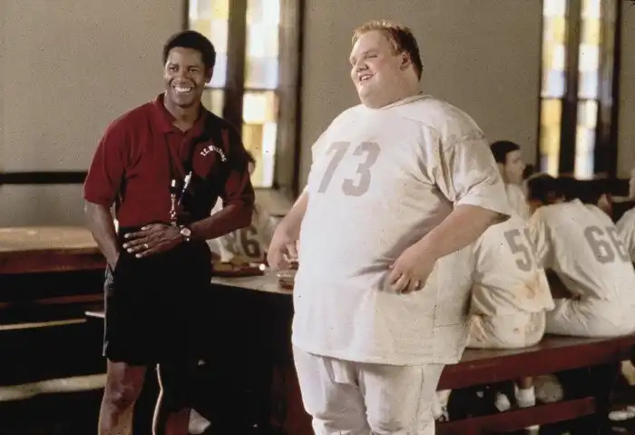 Актер Итан Сапли сбросил за 9 лет 90 килограммов и превратился в атлета