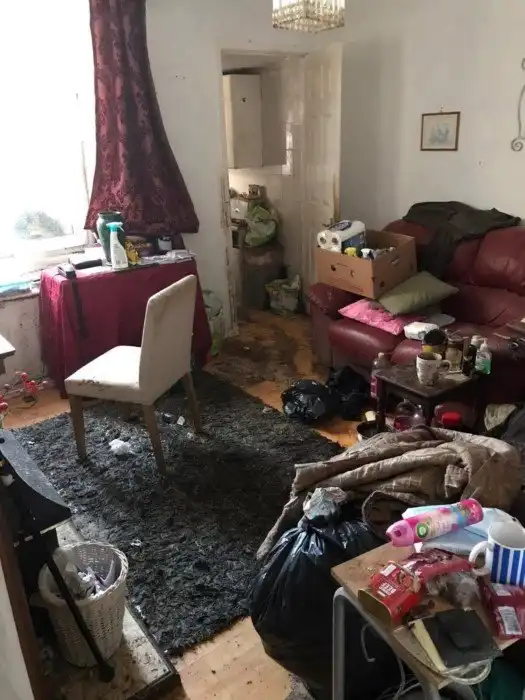 Преображение дома, в котором мужчина не убирался годами