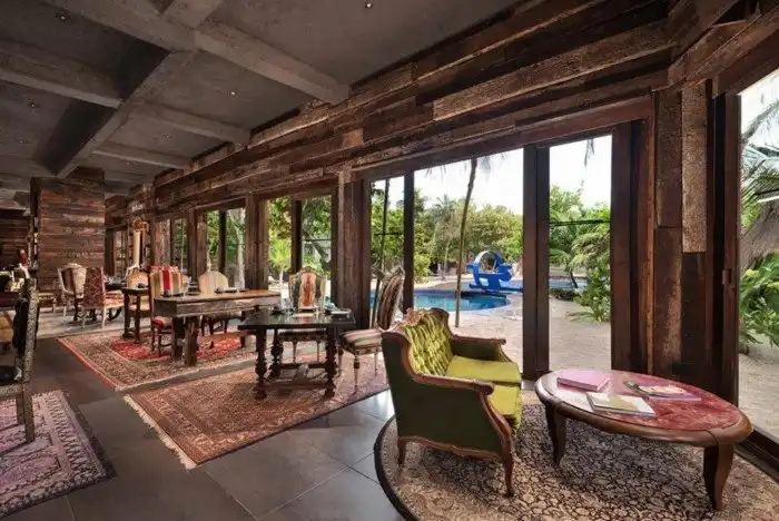 Без аквадискотеки и комнаты грязи: как выглядит сейчас один из дворцов Пабло Эскобара