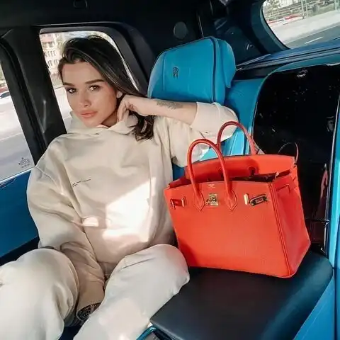 "Интеллект полевой мыши": Бородина разозлила соцсети, заявив, что в низкой зарплате россияне виноваты сами