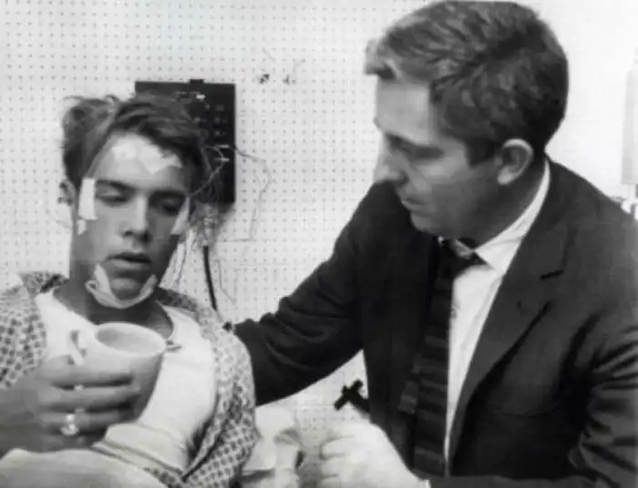 264 часа без сна: Как американский школьник перенёс эксперимент по самому долгому бодрствованию