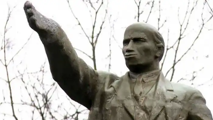 Как реставраторы изуродовали монумент "Родина-мать" на Мамаевом кургане?