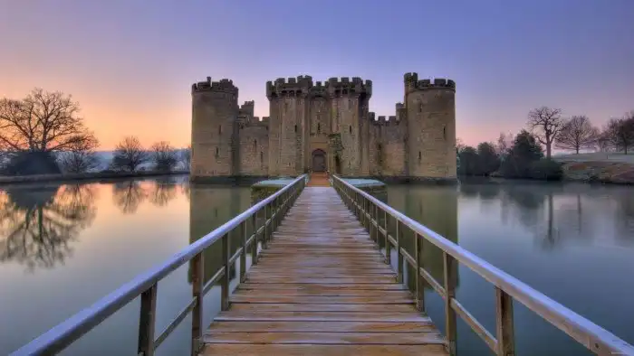 Зачем замки защищали рвами. Разве европейцы так боялись воды?