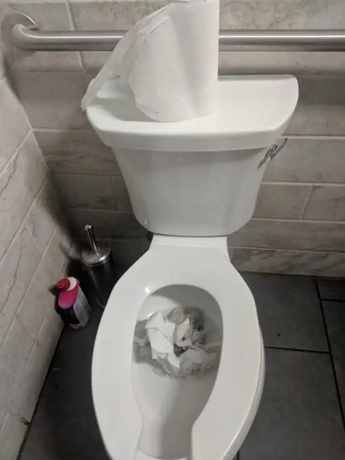 20+ клиентов, провожая которых официанты шепчут: «Только не возвращайтесь»