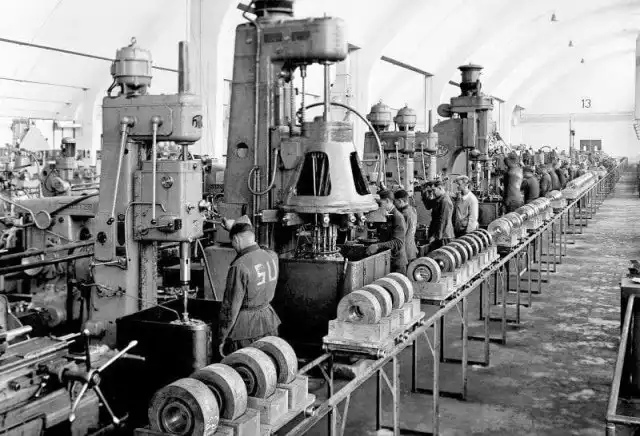 Яркие черно-белые снимки из архивов