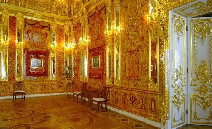 Главное сокровище России: куда пропала Янтарная комната?
