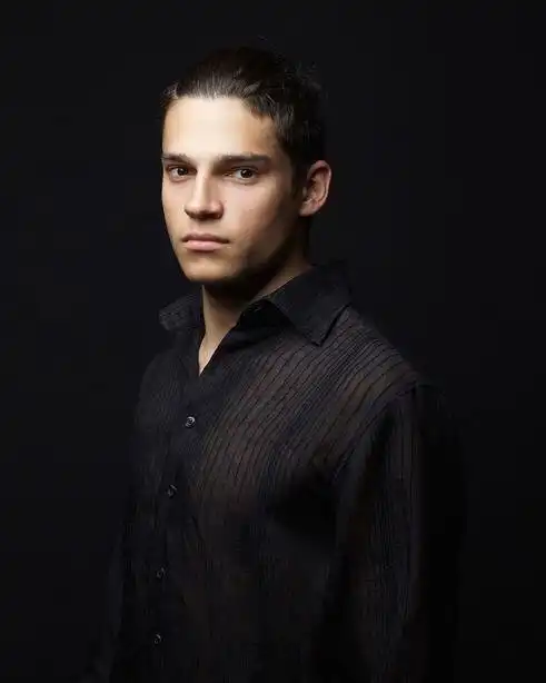 Роман Васильев - актер, которому досталась роль Алексея Вронского в сериале «Анна К» от Netflix