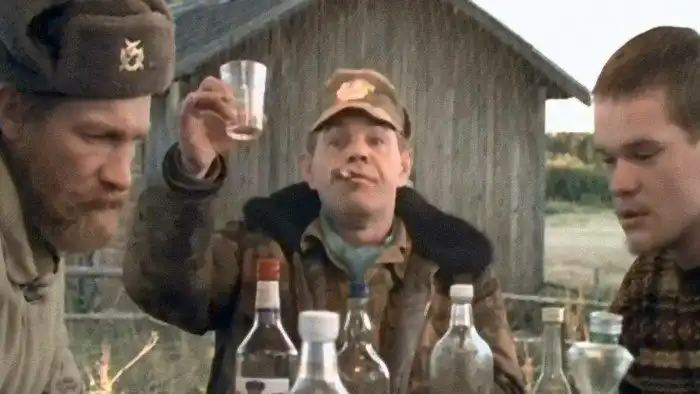 «Особенности национальной охоты»: как спаиваили медведя и почему режиссёр не хотел снимать продолжение