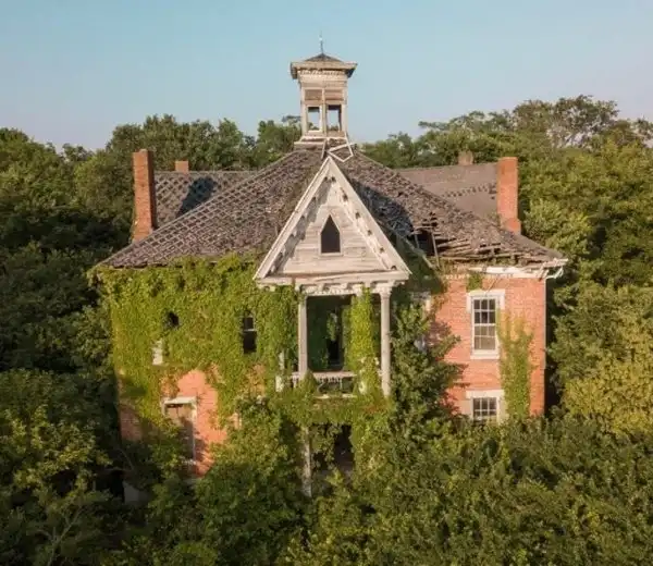 Подборка фотографий атмосферных заброшенных мест