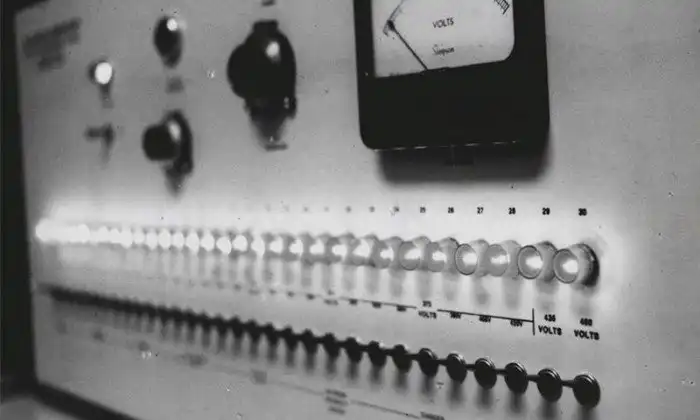 Откуда у обычных людей берутся замашки садистов. Любопытный эксперимент американского психолога