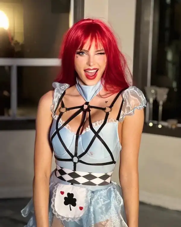 Девушки с цветными волосами