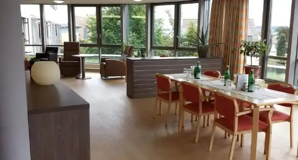 Дома престарелых в Германии, и почему немецкие старики сами туда хотят?