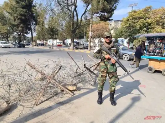 «Ваши девушки правда совсем без одежды ходят?» Что талибы знают о России