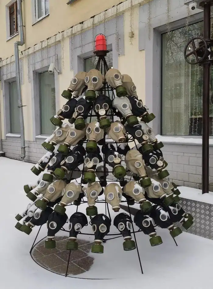 "Хочу просто выжить": что ждут россияне от нового 2022 года