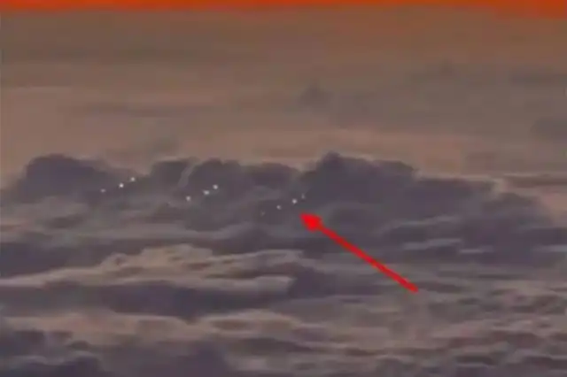 Американские военные засняли НЛО. В Сети гадают, правда ли это