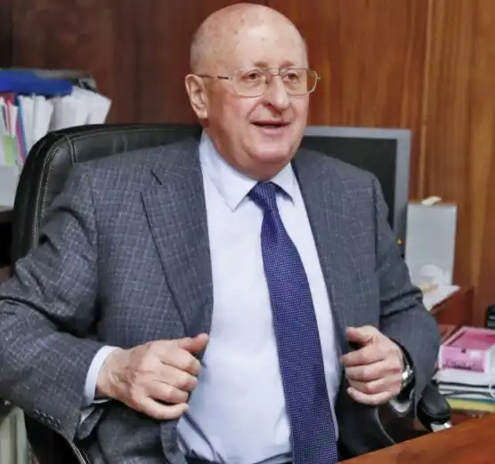 Физический труд сокращает продолжительность жизни, а почему пенсия одновременно с работниками умственного труда!