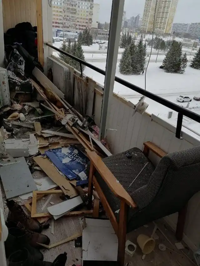 Последствия попадания фейерверка на балкон