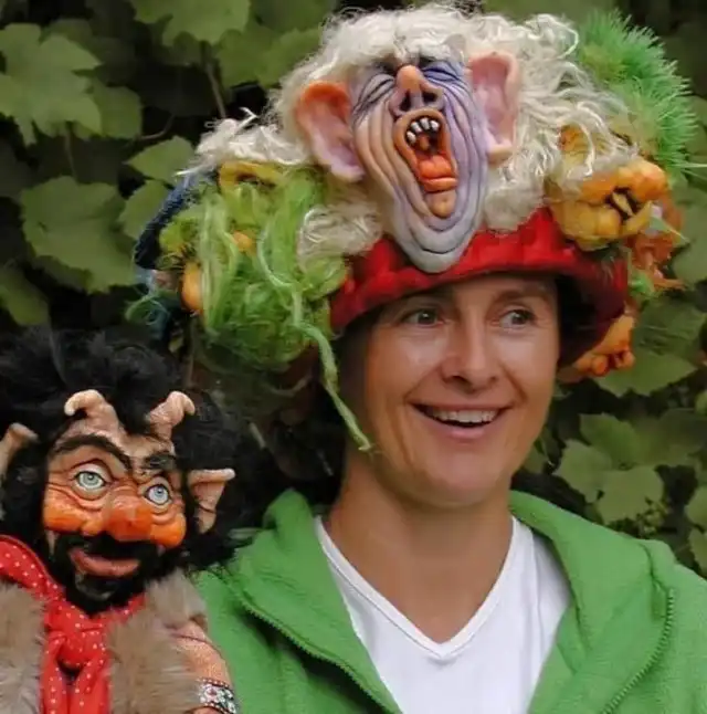 Чешская фолк-певица Хана Хорка специально заразила себя коронавирусом и умерла