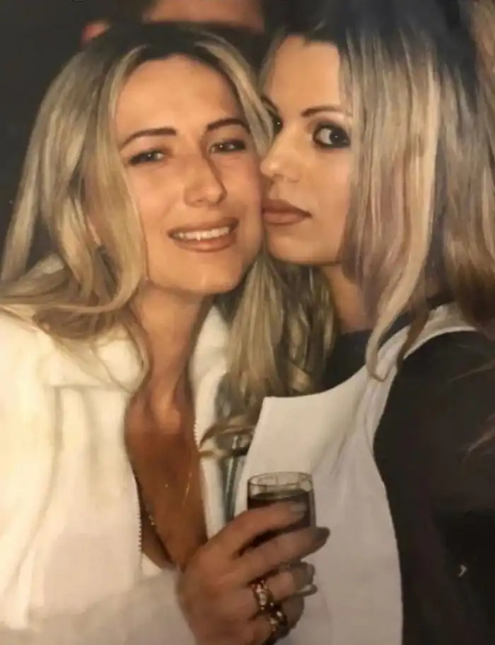 С ностальгией и болью о лихих 90-х: пополняем фотоальбом того времени