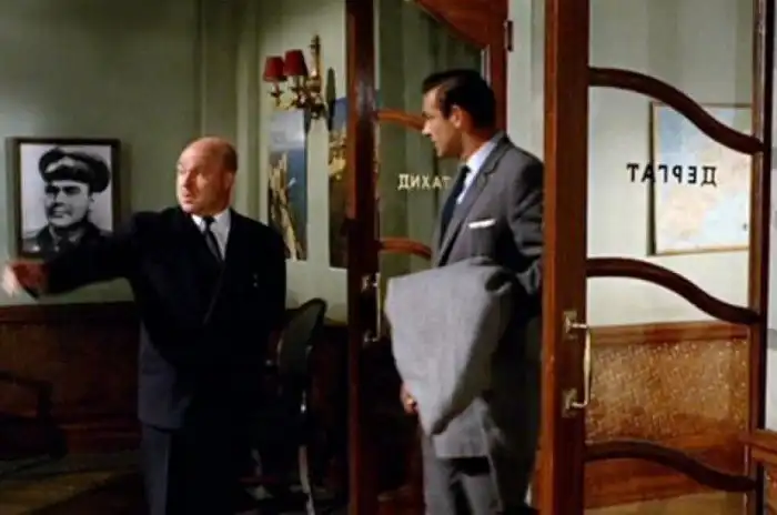 Когда в иностранных фильмах не стали париться с русским языком