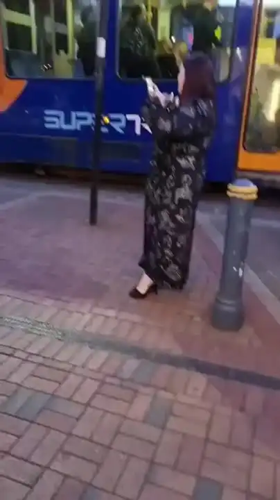 Вот что бывает, когда блокируешь трамвай в Шеффилде