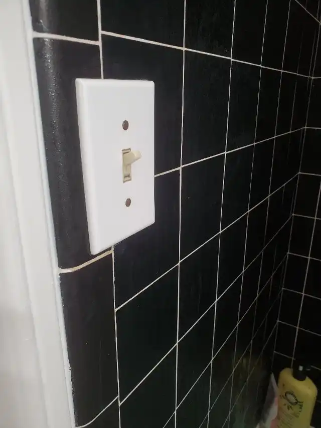 Бедолаги, которых после переезда в новое жилье ждал очень неприятный сюрприз