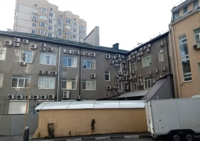 Жара пошла: у установщиков сплит-систем начались непростые дни