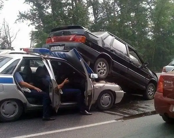 Автомобильные аварии, которые объяснить очень сложно