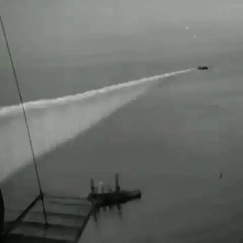 Дымовая завеса на море во время войны