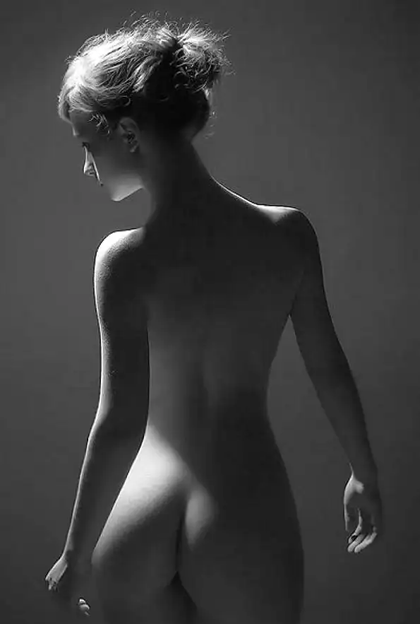 Приятные ЧБ леди