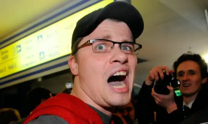 Гарик Харламов, превращающийся в Петросяна