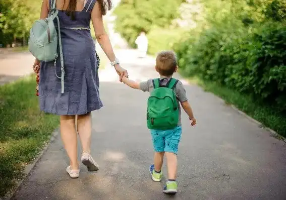 Три вида разведенных женщин с ребенком