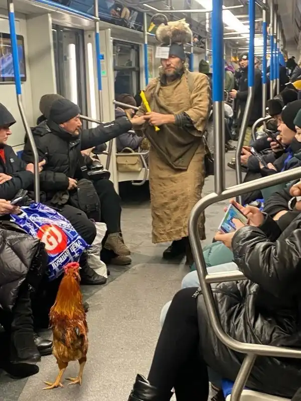 Чудаки и модники из метро