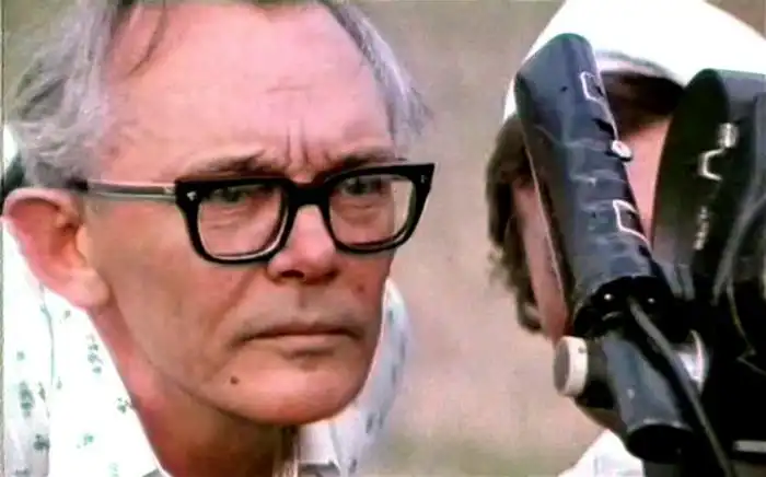 Нейросеть нарисовала знаменитых героев из фильмов Леонида Гайдая - получилось неожиданно