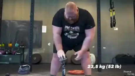 Скалолаз против качка