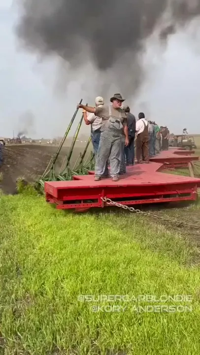 Самый большой в мире паровой трактор